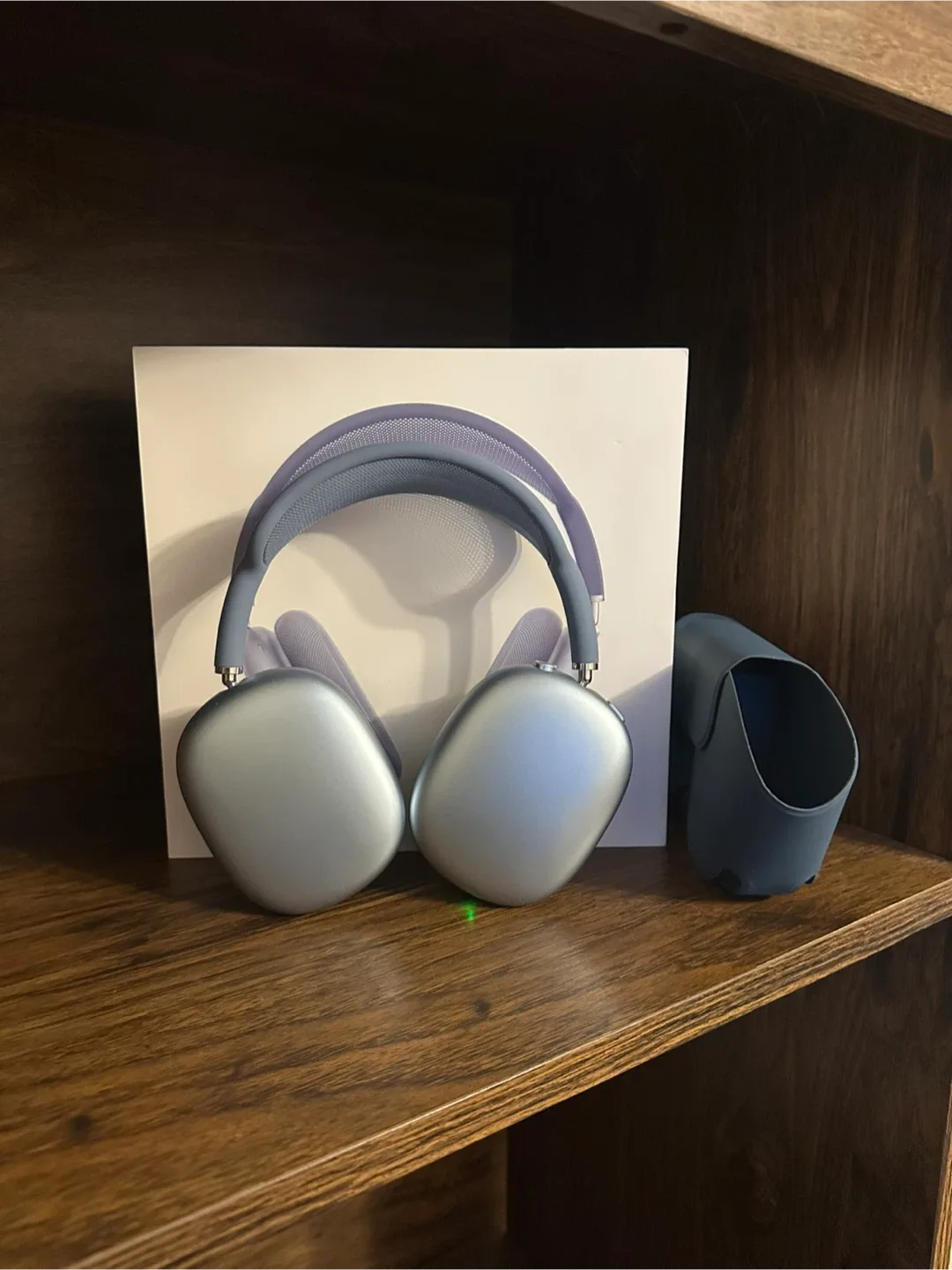 AirPods Max Sky Blue *Excellent Condition* image indicator(3)