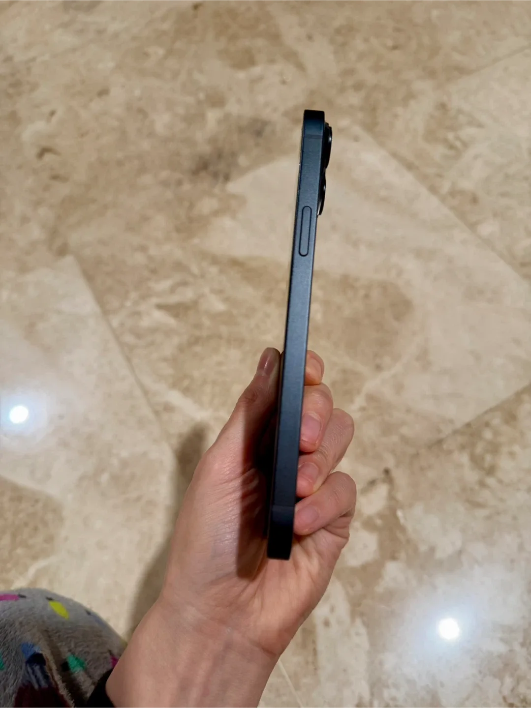 iPhone 14 PLUS - Like New, Box Included! image indicator(3)