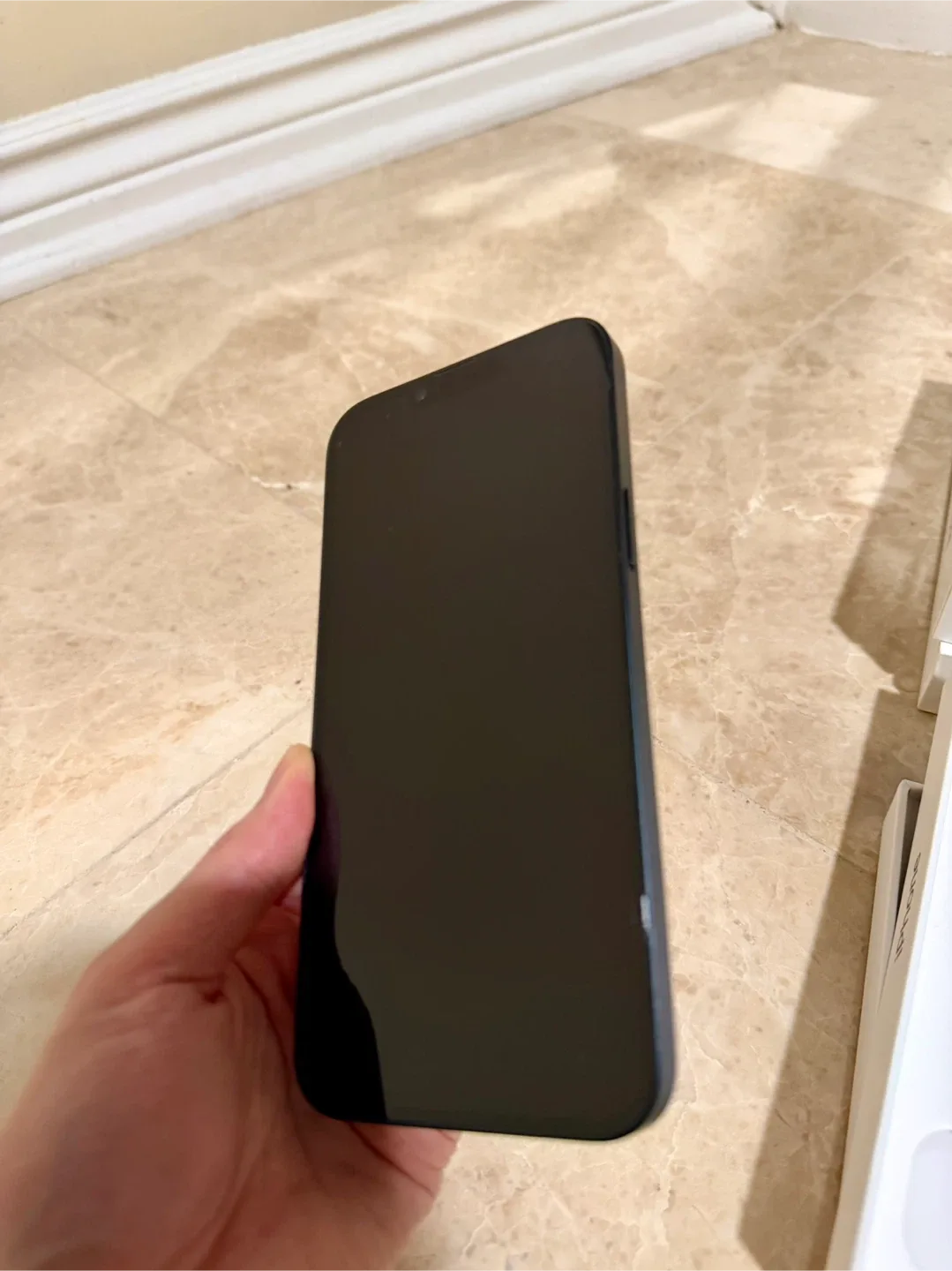 iPhone 14 PLUS - Like New, Box Included! image indicator(2)