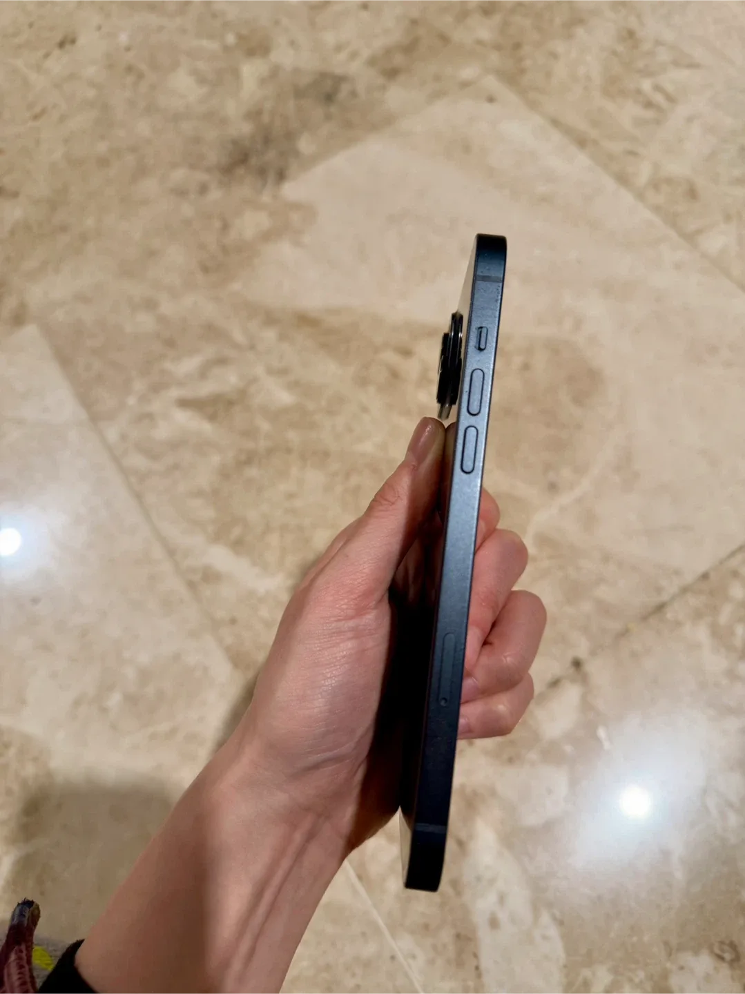 iPhone 14 PLUS - Like New, Box Included! image indicator(5)