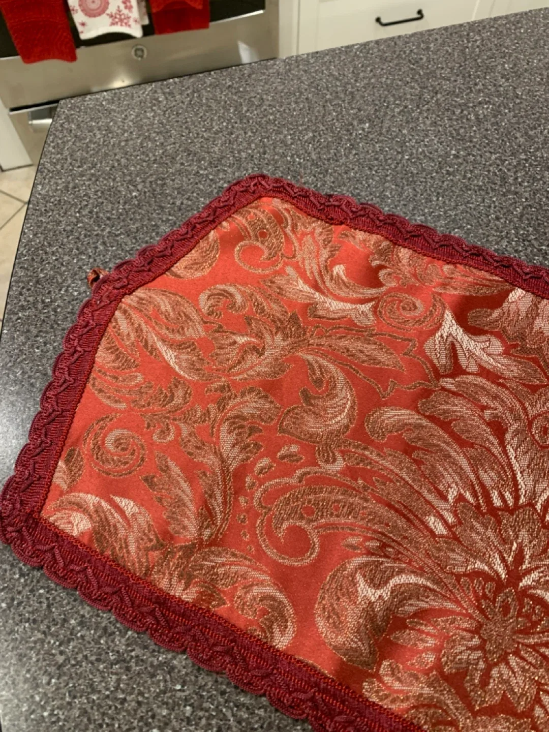 Red & Gold Table Runner image indicator(3)