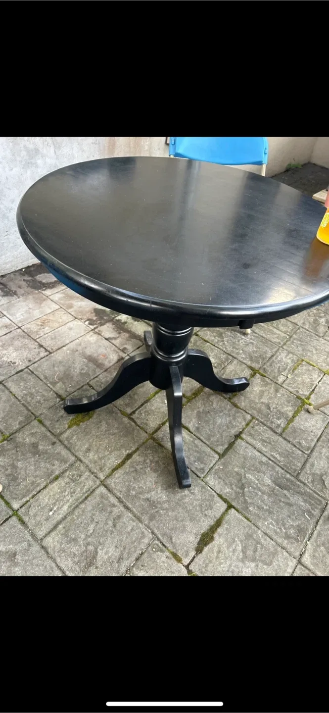 Black Round Dining Table image indicator(4)