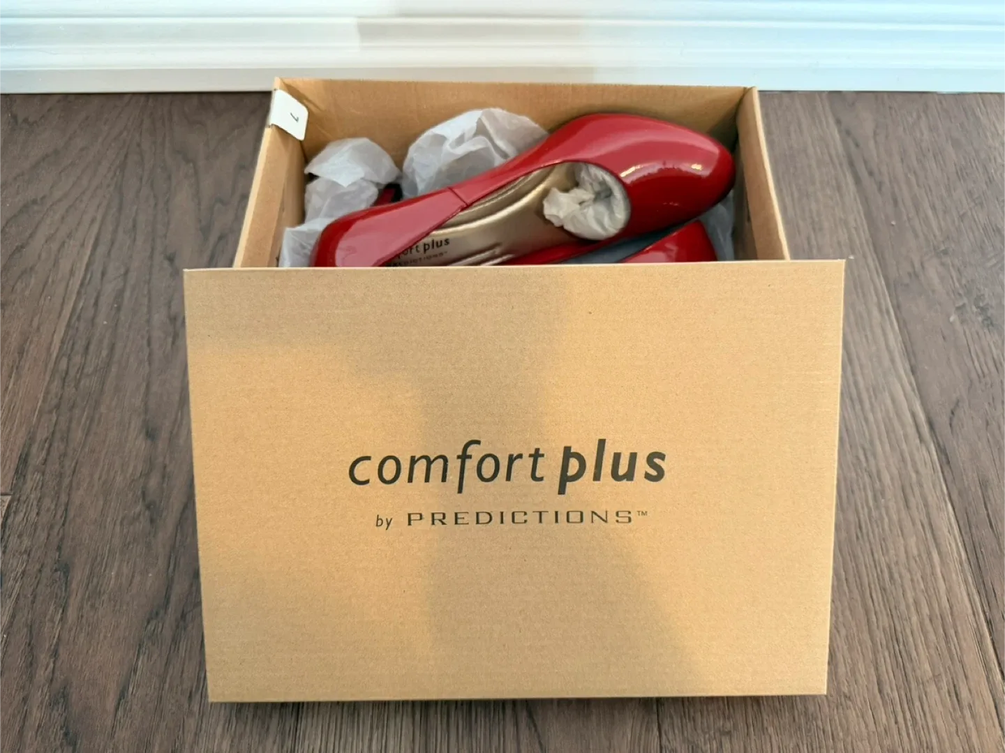 Brand New in Box Comfort Plus by Predictions Red Heels - Size 7 image indicator(6)