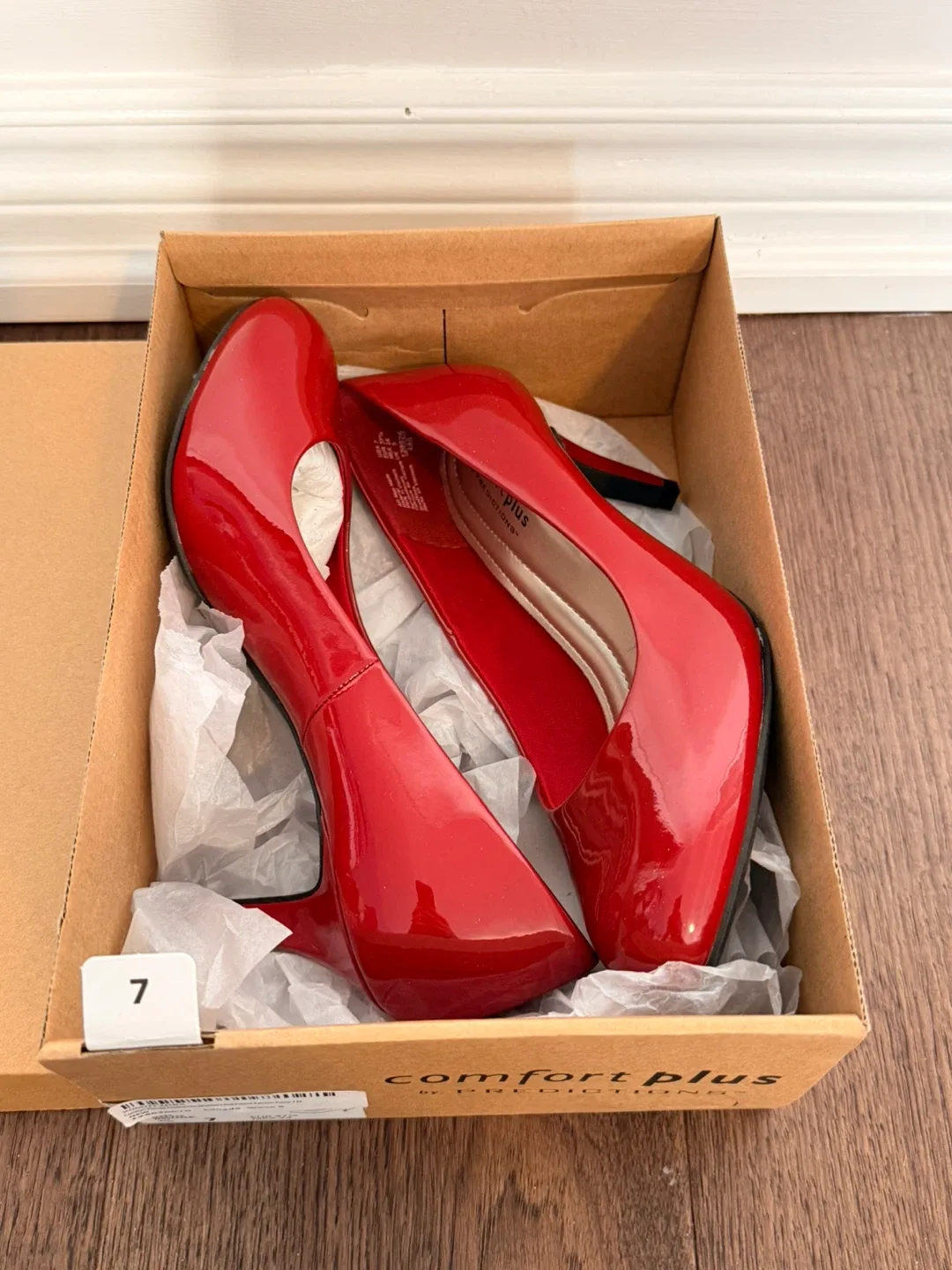 Brand New in Box Comfort Plus by Predictions Red Heels - Size 7