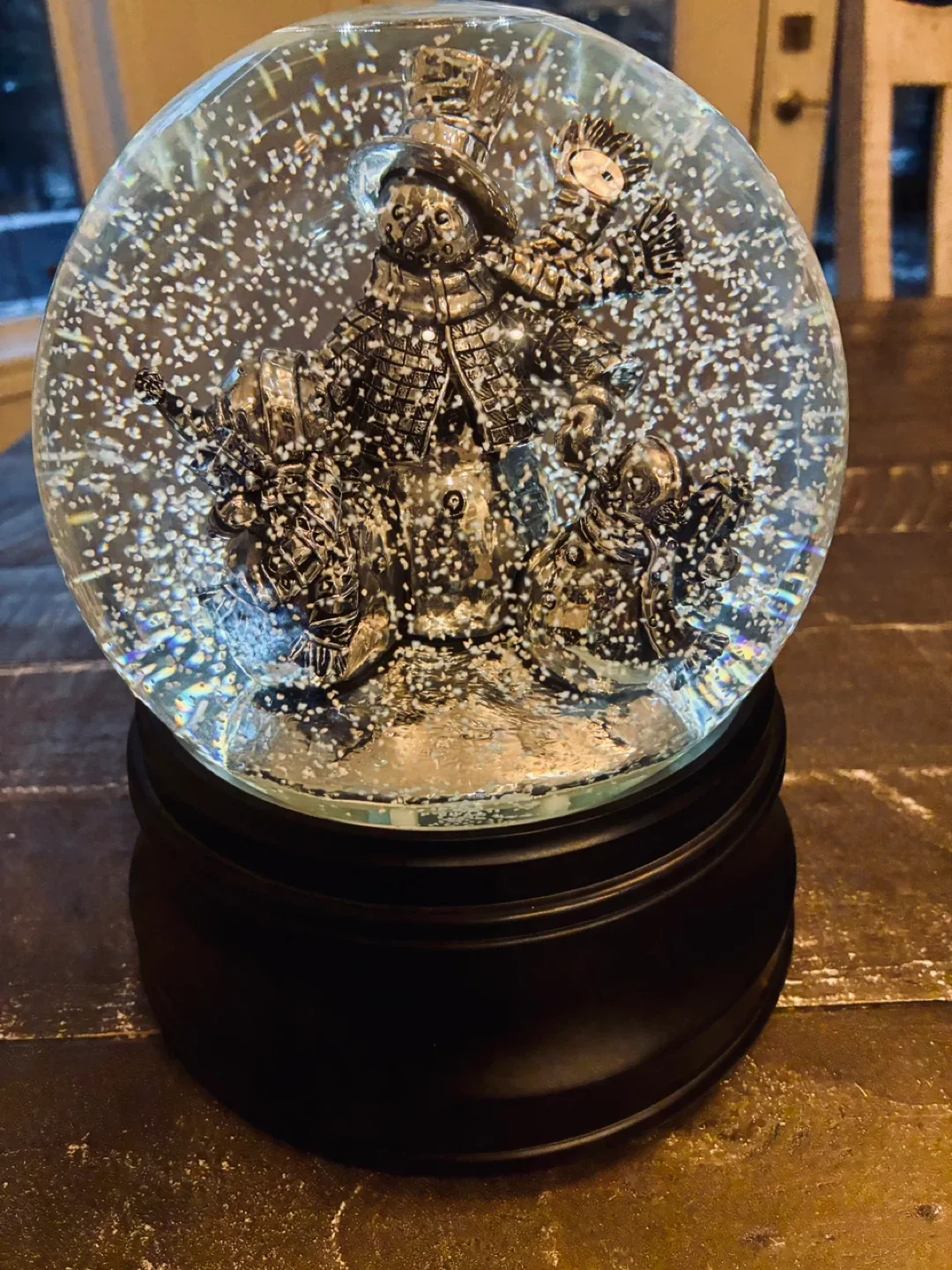 4 Christmas light up snow globes image indicator(5)