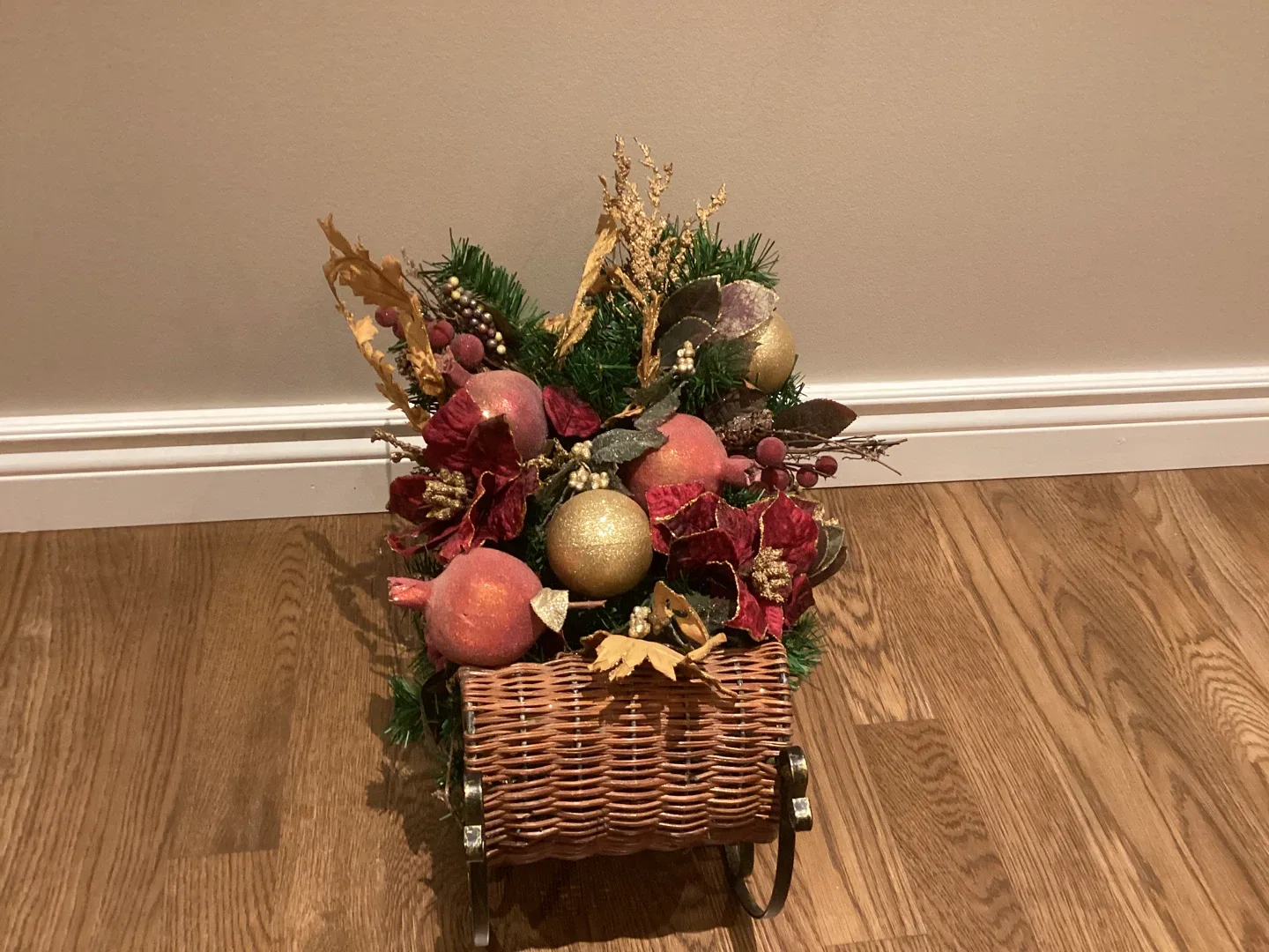 BEAUTIFUL DECORATIVE CHRISTMAS SLEIGH (SEE DESCRIPTION) image indicator(2)