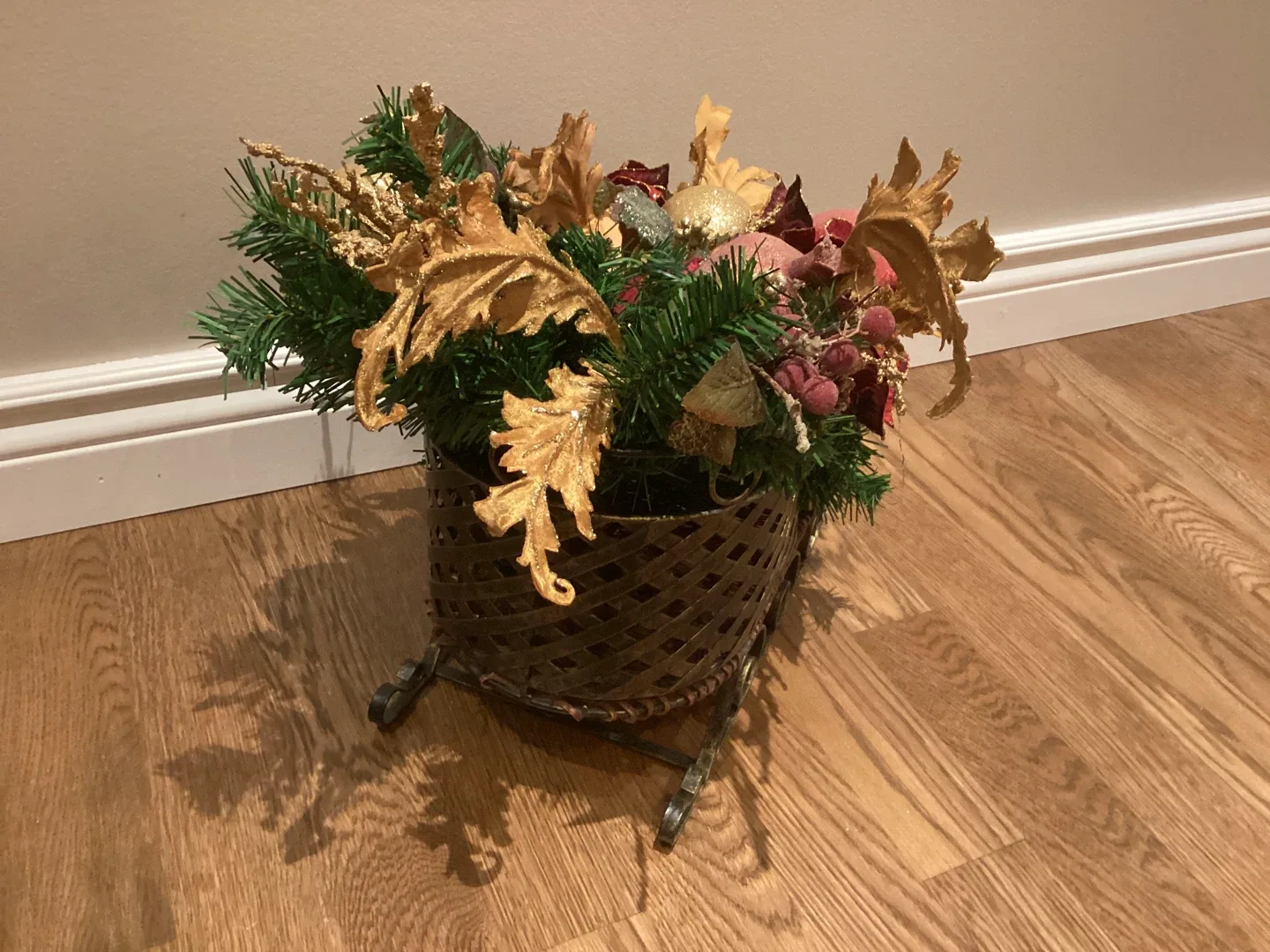 BEAUTIFUL DECORATIVE CHRISTMAS SLEIGH (SEE DESCRIPTION) image indicator(3)