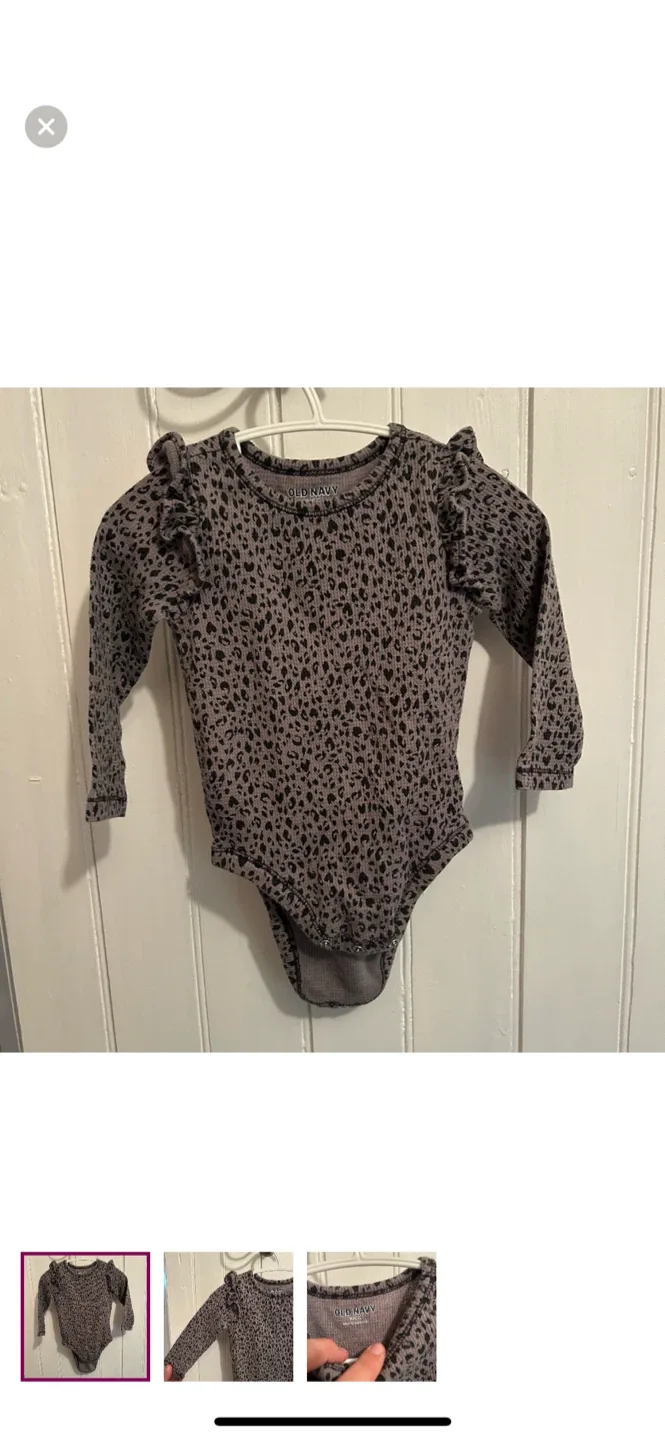 Old Navy Baby Bodysuit - 12-18 Months