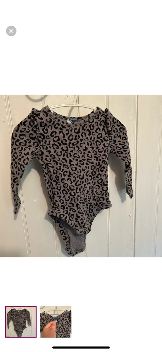 Old Navy Baby Bodysuit - 12-18 Months image indicator(4)