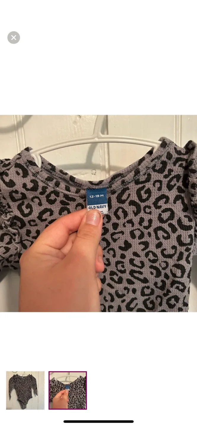 Old Navy Baby Bodysuit - 12-18 Months image indicator(5)