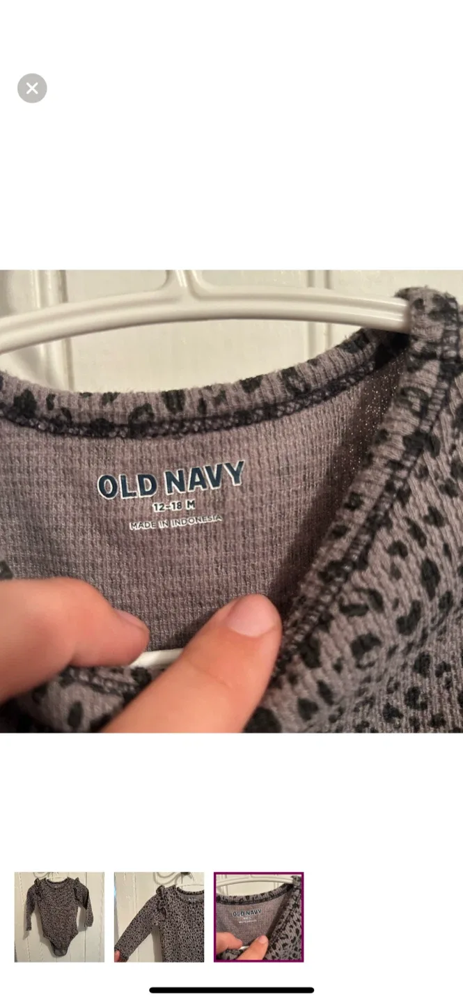 Old Navy Baby Bodysuit - 12-18 Months image indicator(3)