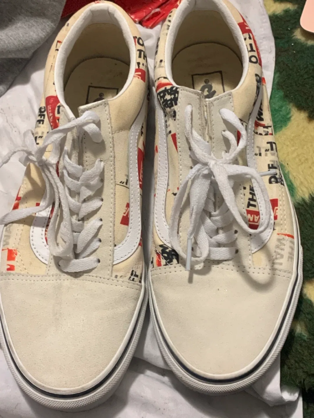 Vans Old Skool Cream/Red/Black - Size 9