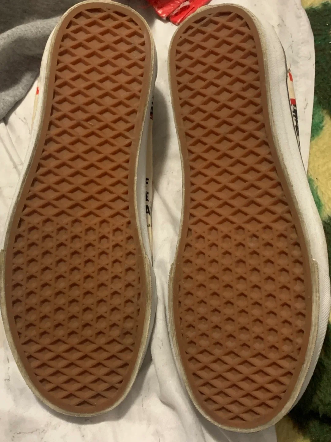 Vans Old Skool Cream/Red/Black - Size 9 image indicator(7)