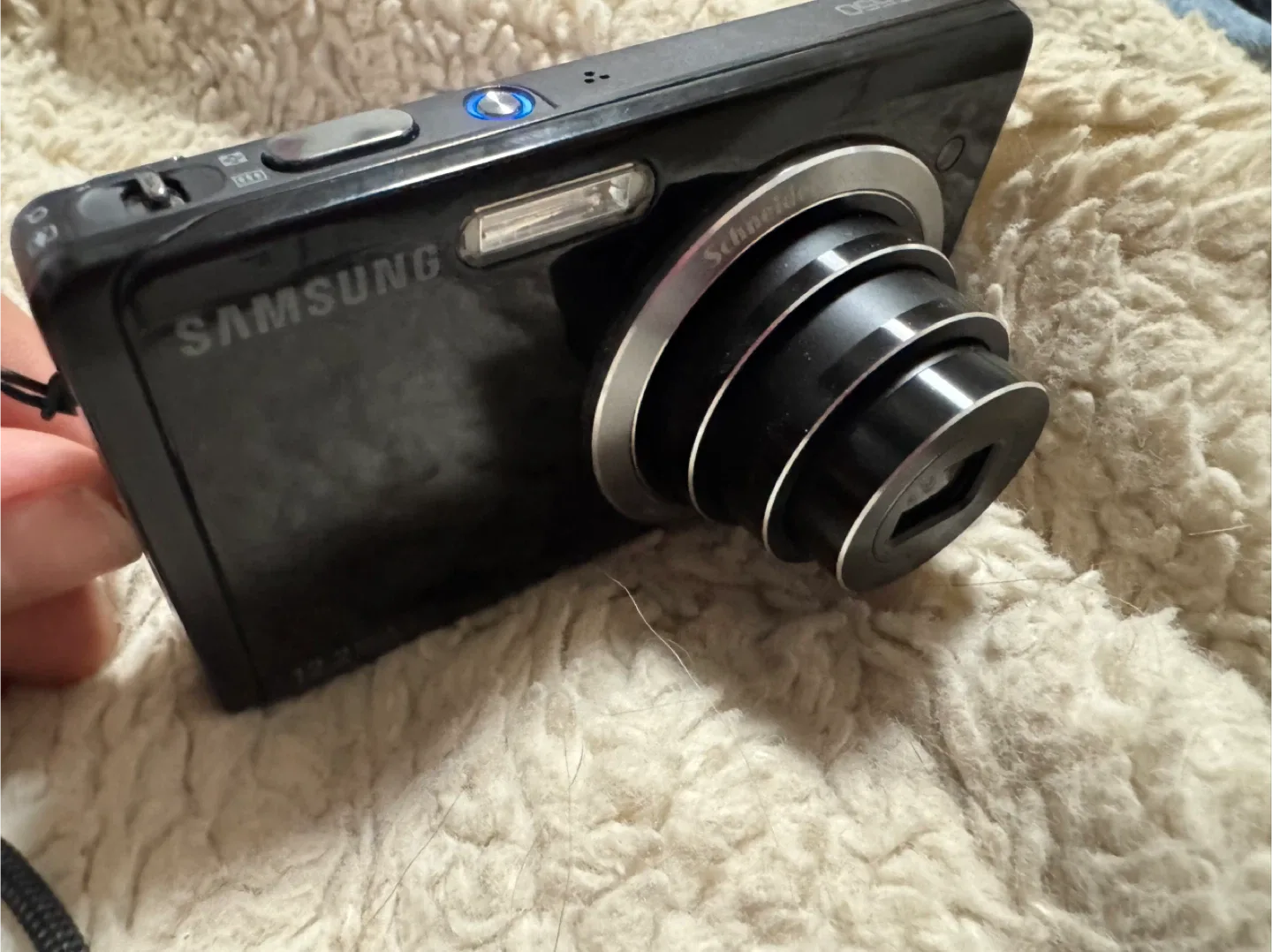 Samsung 12.2 Mega Pixels Digital Camera image indicator(4)
