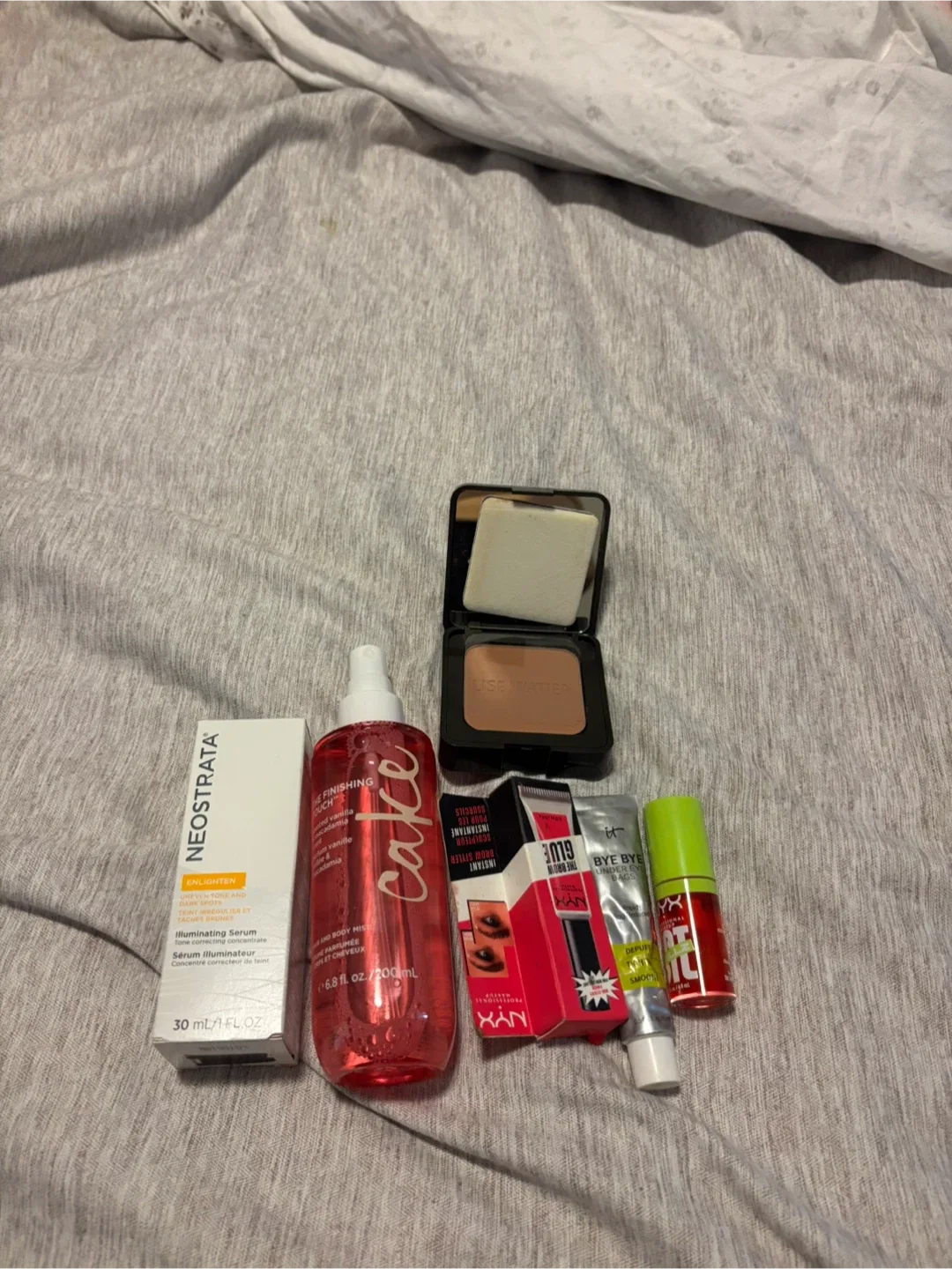 Mixed Beauty Lot: Neostrata, Cake, NYX, IT Cosmetics