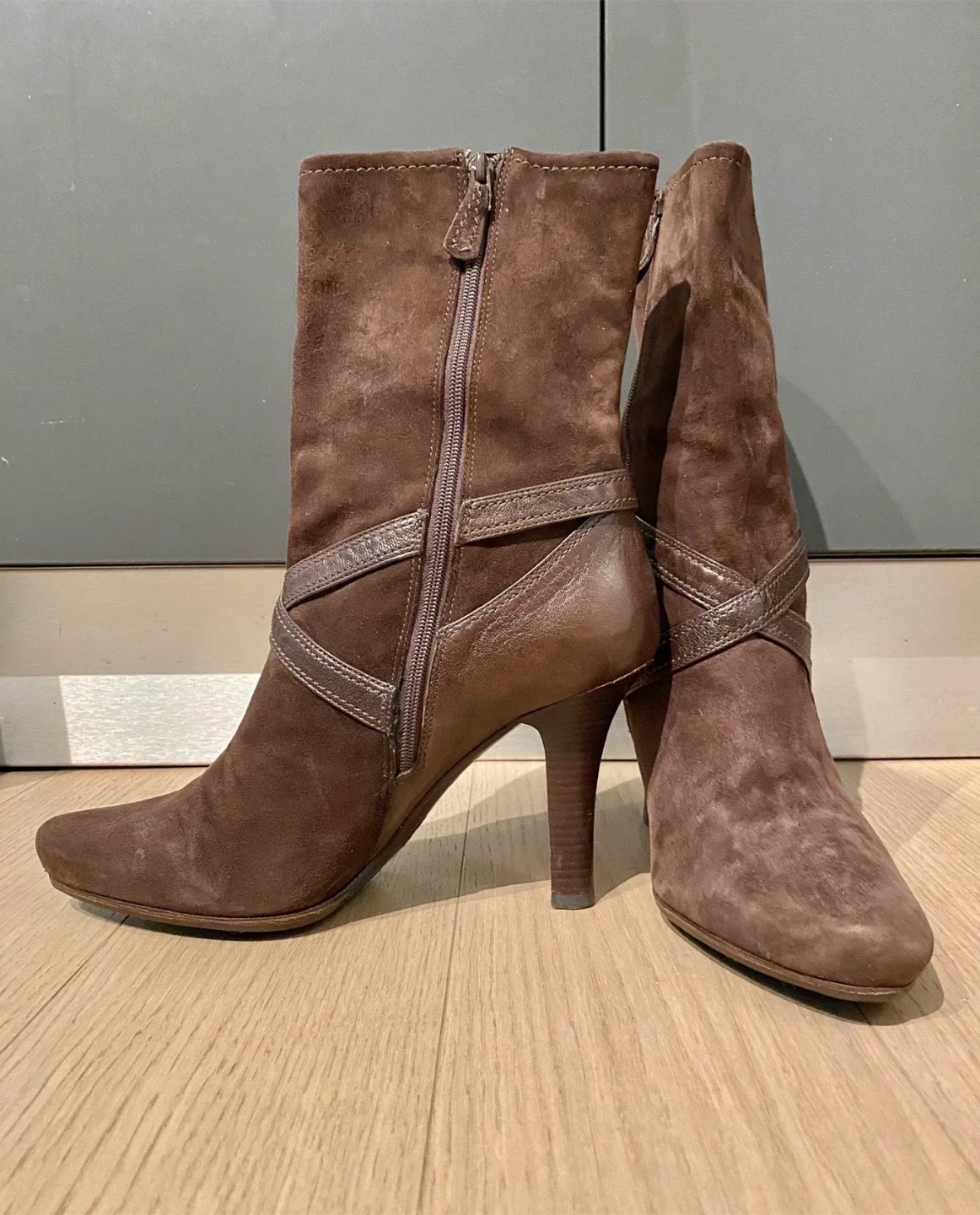 Miz Mooz Brown Suede Heeled Boots - Size 8.5 image indicator(3)