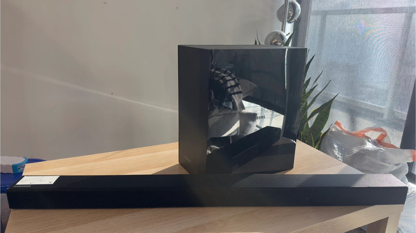 Samsung sound bar and subwoofer 300W