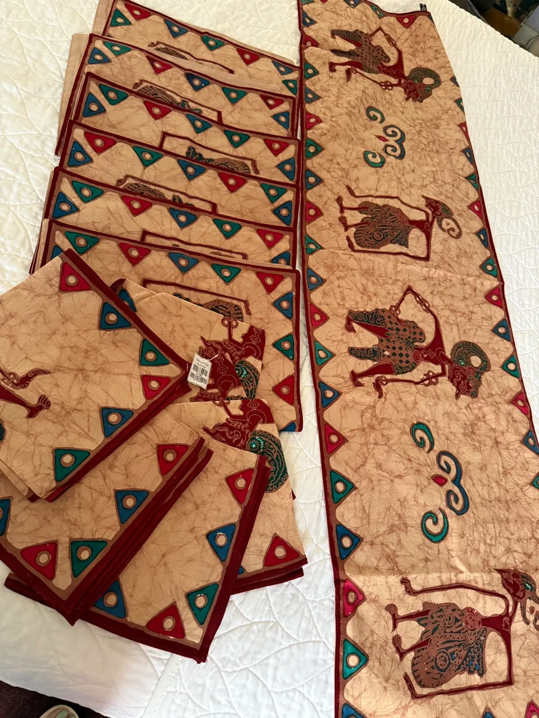 Batik Motif Tablecloth & Placemats Set(New)