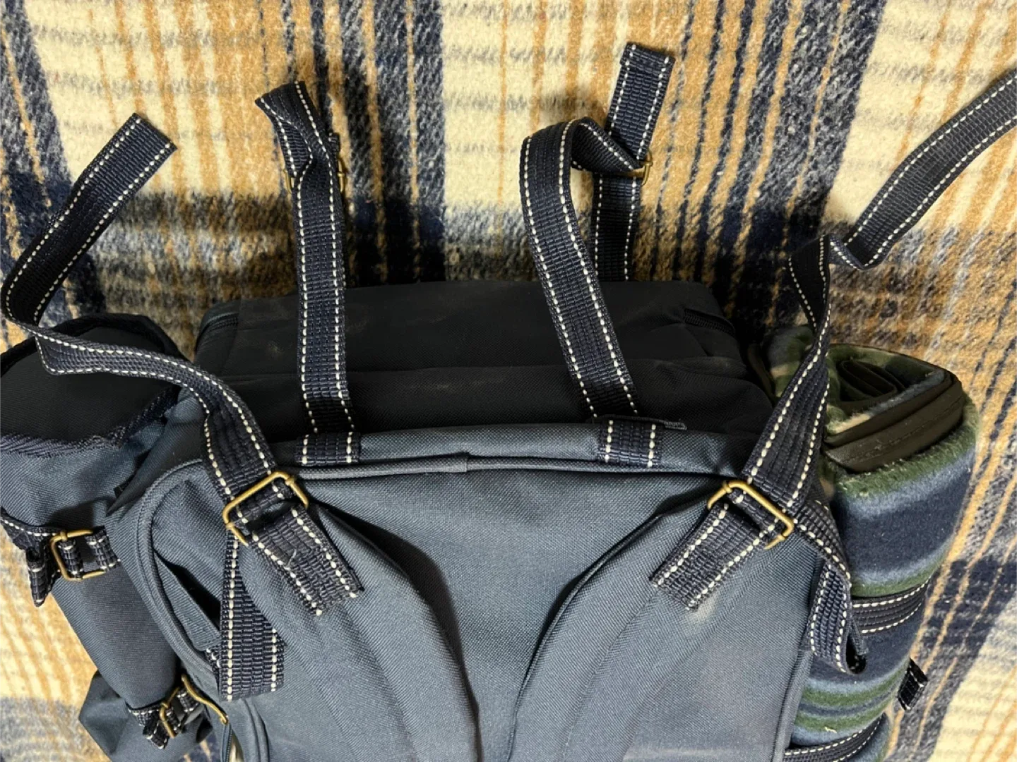 Picnic Backpack with Blanket & Accessories image indicator(5)