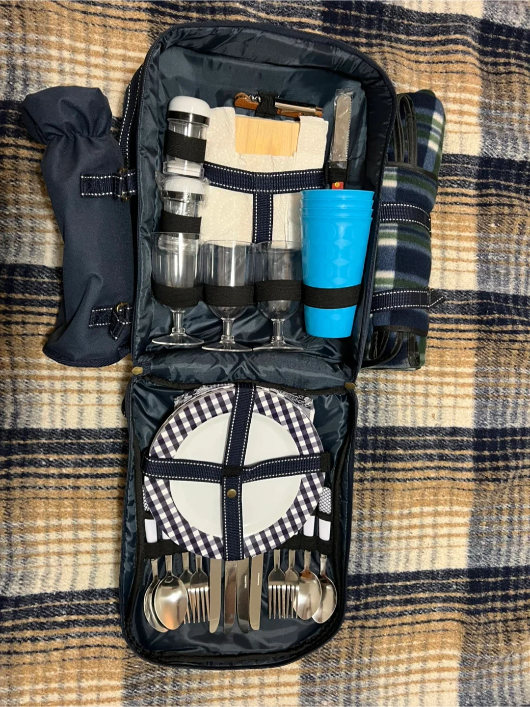 Picnic Backpack with Blanket & Accessories image indicator(2)