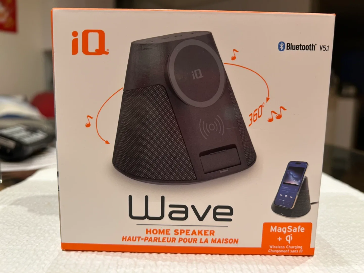 New iQ Wave Home Speaker with MagSafe Charging image indicator(6)