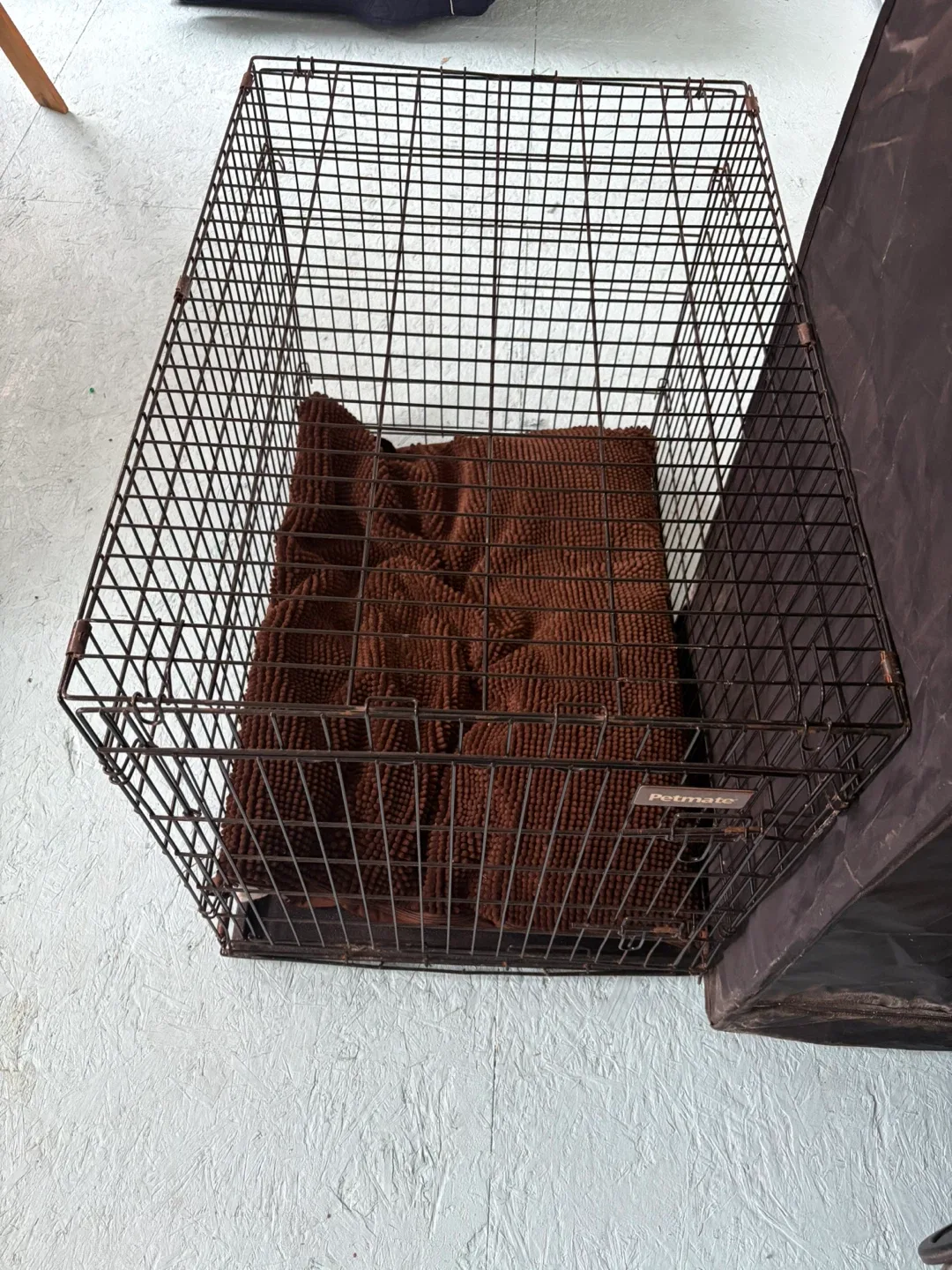 Top Paw Folding Crate & Petmate Crate image indicator(3)
