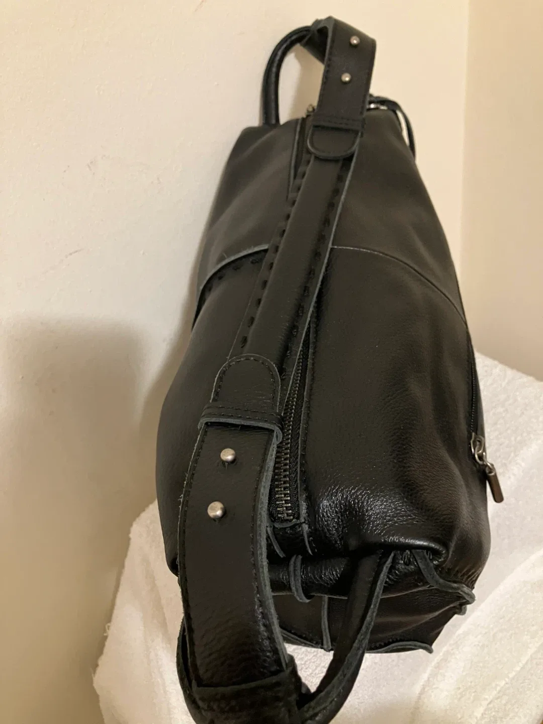 The Sak Black Leather Shoulder Bag image indicator(4)