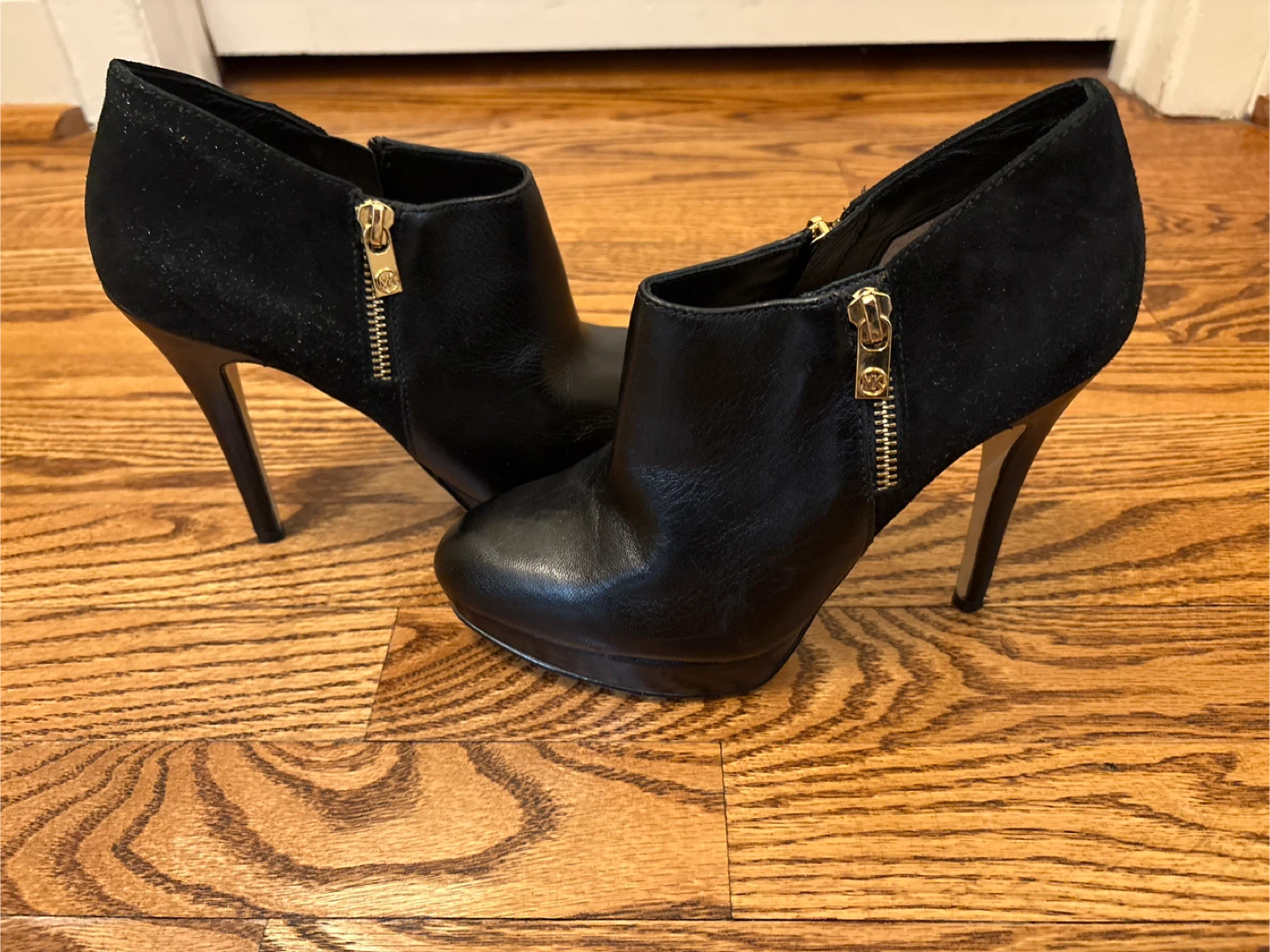 Michael Michael Kors Black Leather Booties - photo 3