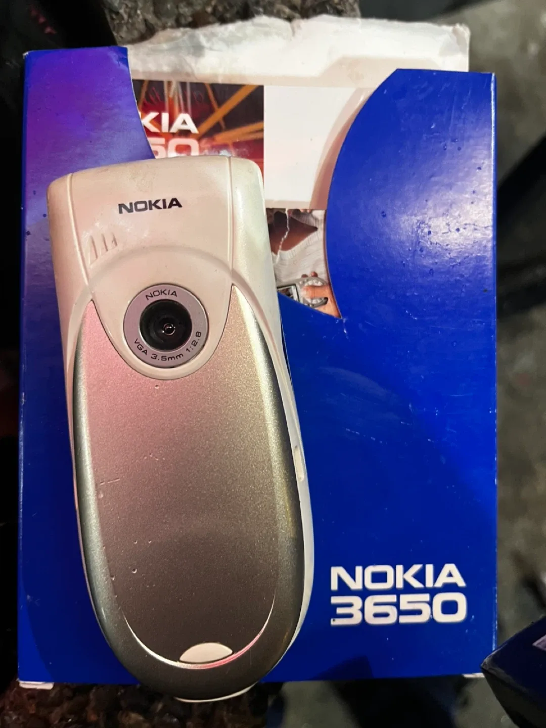 Nokia 3650 Cell Phone with Box image indicator(2)