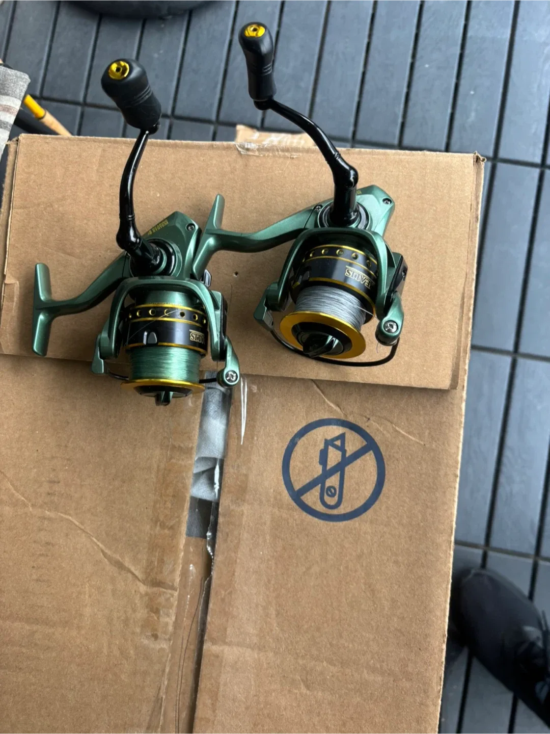Borealis 4000 fishing reels ( 2 of them ) image indicator(6)