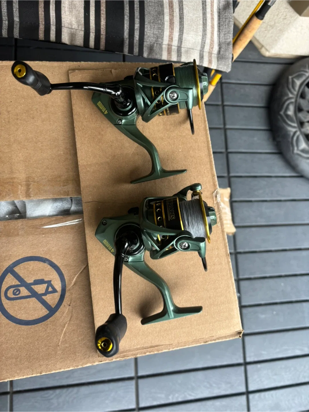 Borealis 4000 fishing reels ( 2 of them ) image indicator(4)