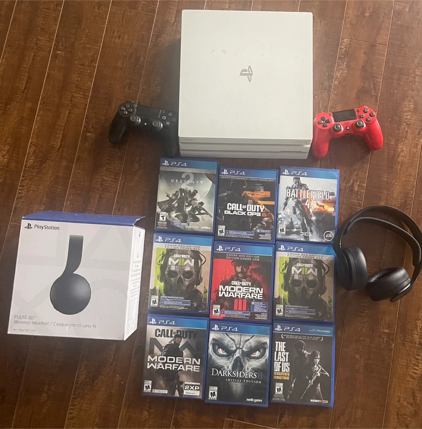 PlayStation Pulse 3D Wireless Headset + PS4 Games $300 image indicator(4)