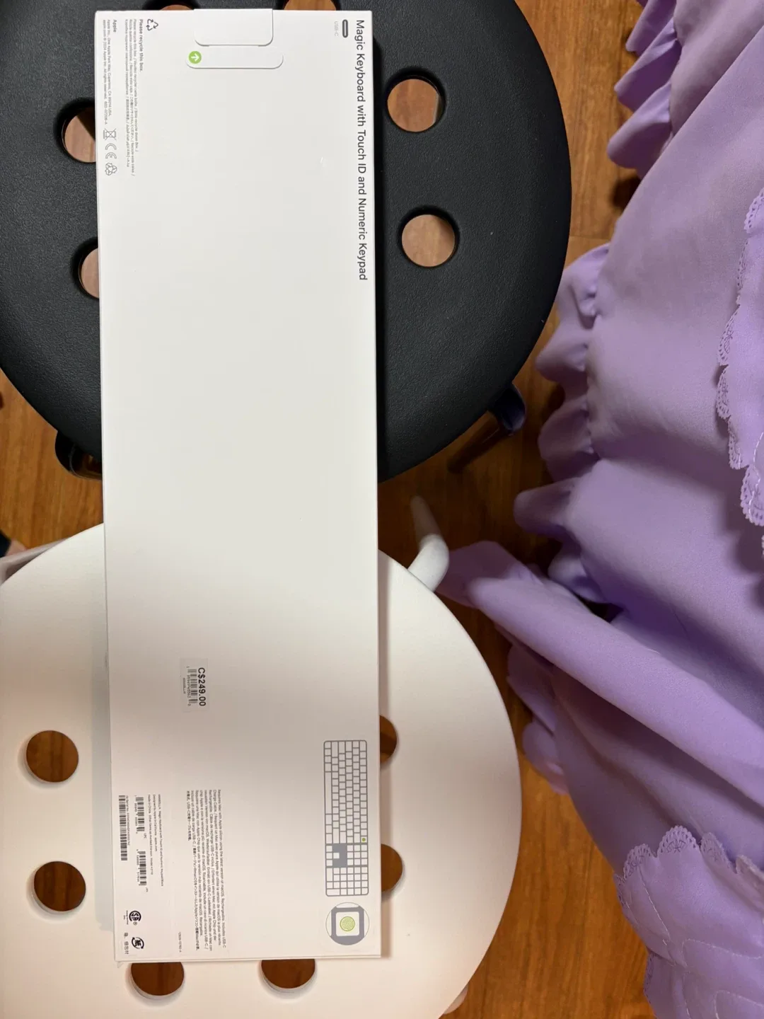 Apple Magic Keyboard with Touch ID - New in Box image indicator(2)