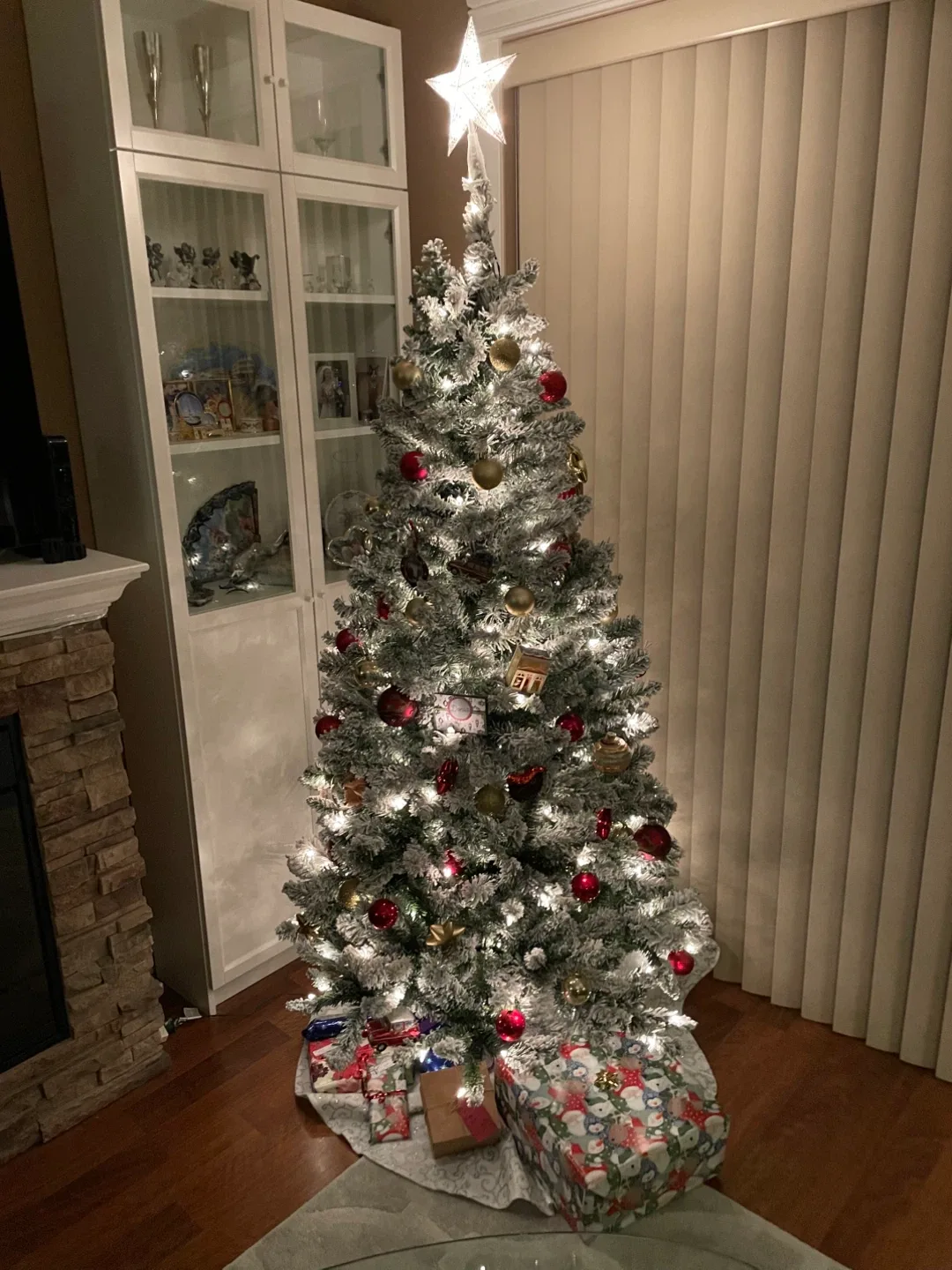 Holiday Time 6.5ft Pre-Lit Crystal Flocked Pine Tree image indicator(2)