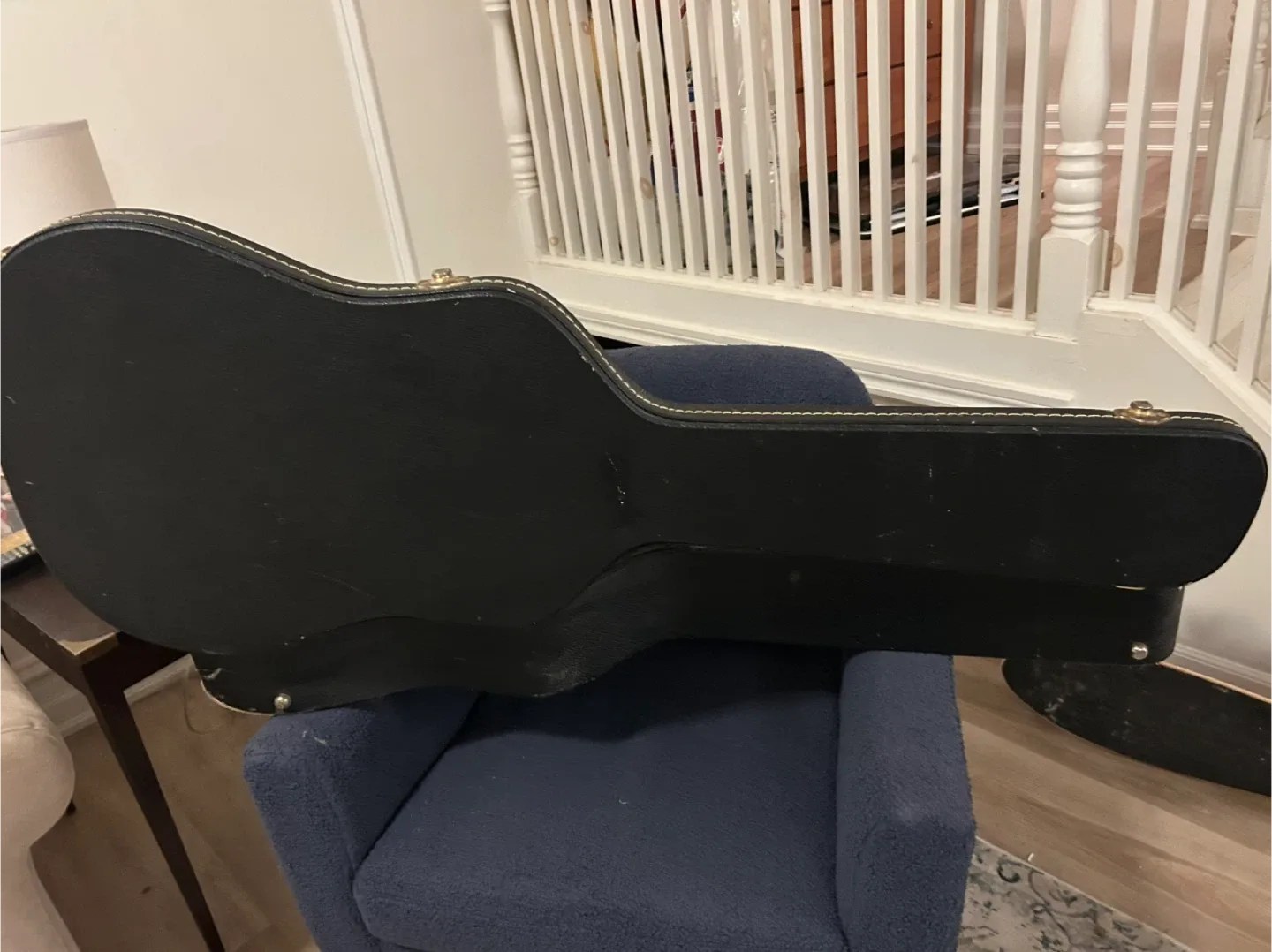 Simon & Patrick Acoustic Guitar with Case image indicator(6)