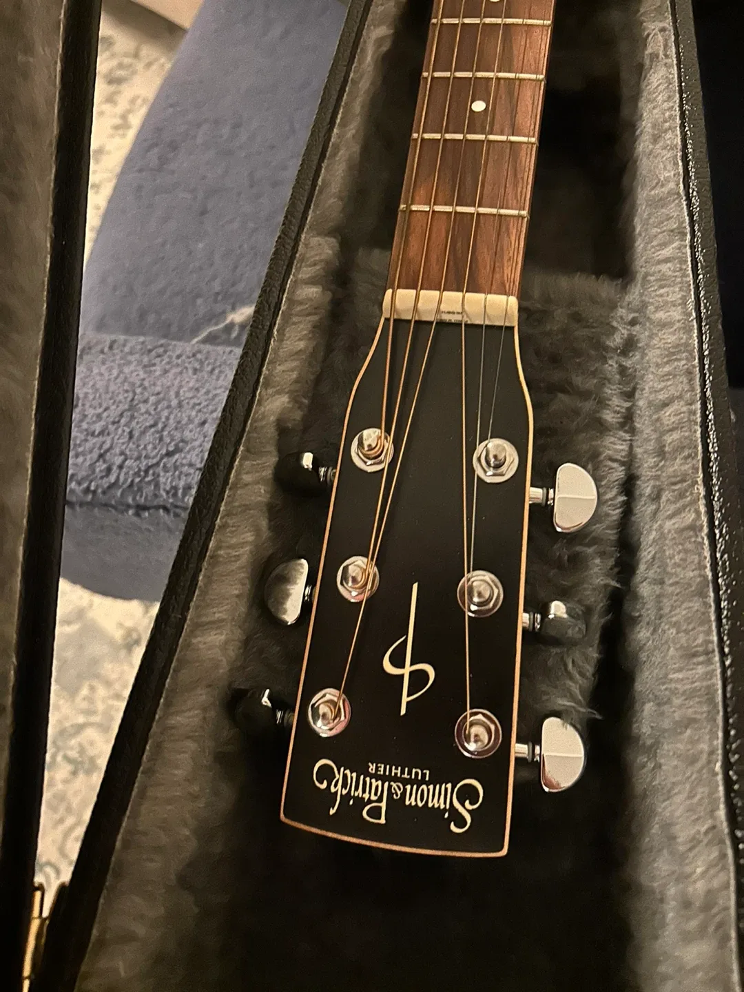 Simon & Patrick Acoustic Guitar with Case image indicator(10)