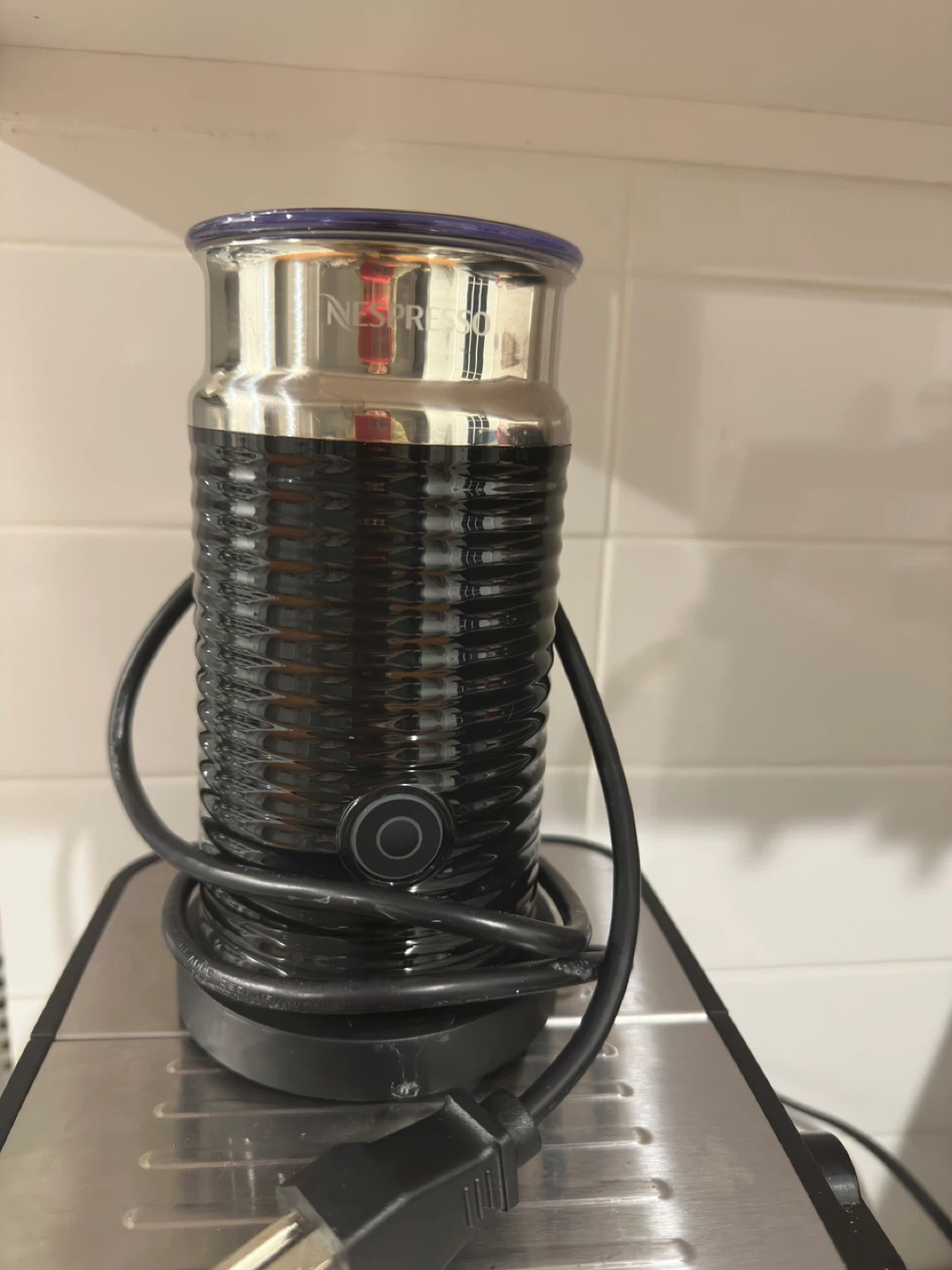 DeLonghi Espresso Machine + Nespresso Aeroccino - photo 2