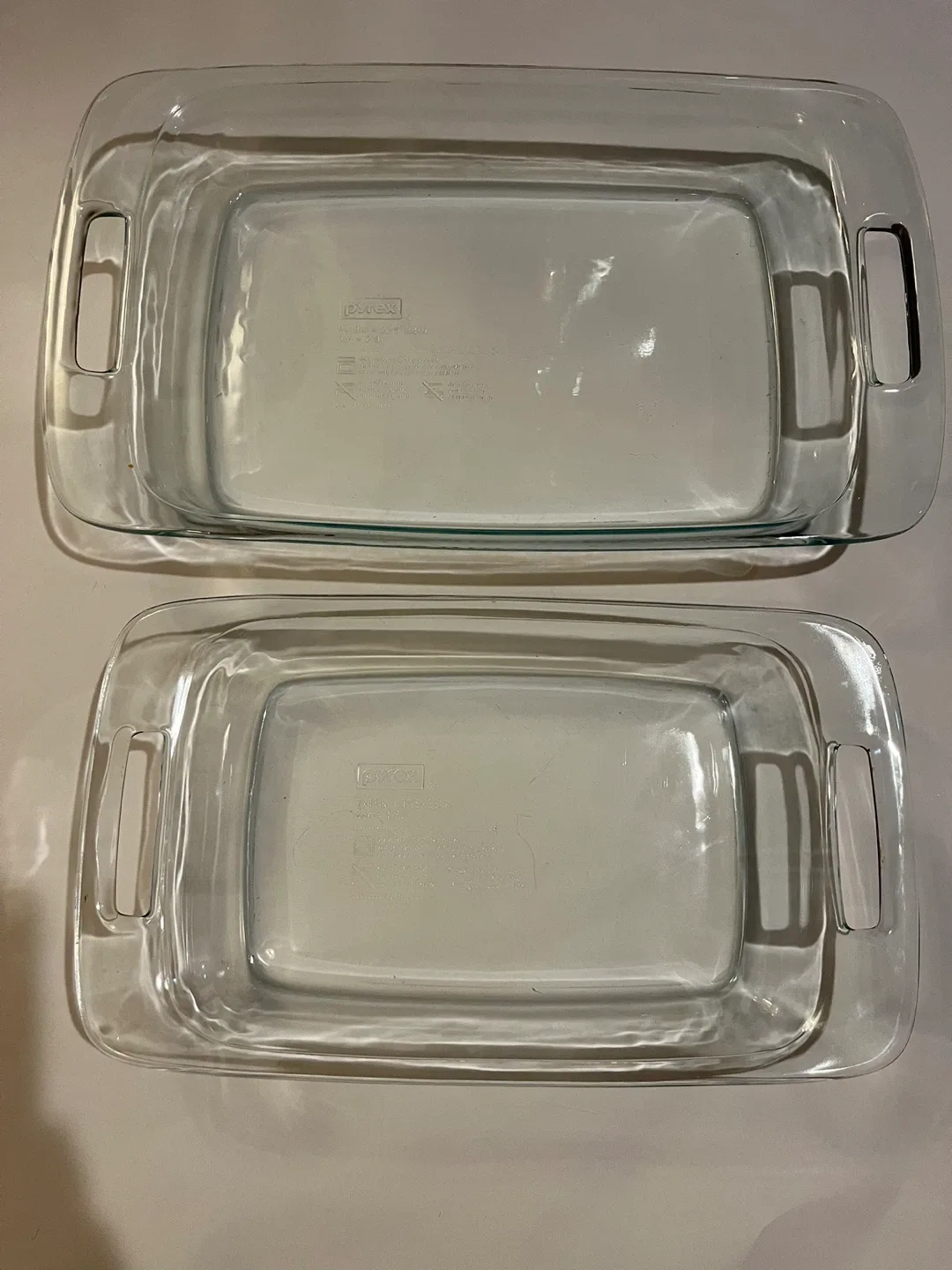 Pyrex Glass Baking Dishes (Set of 2)