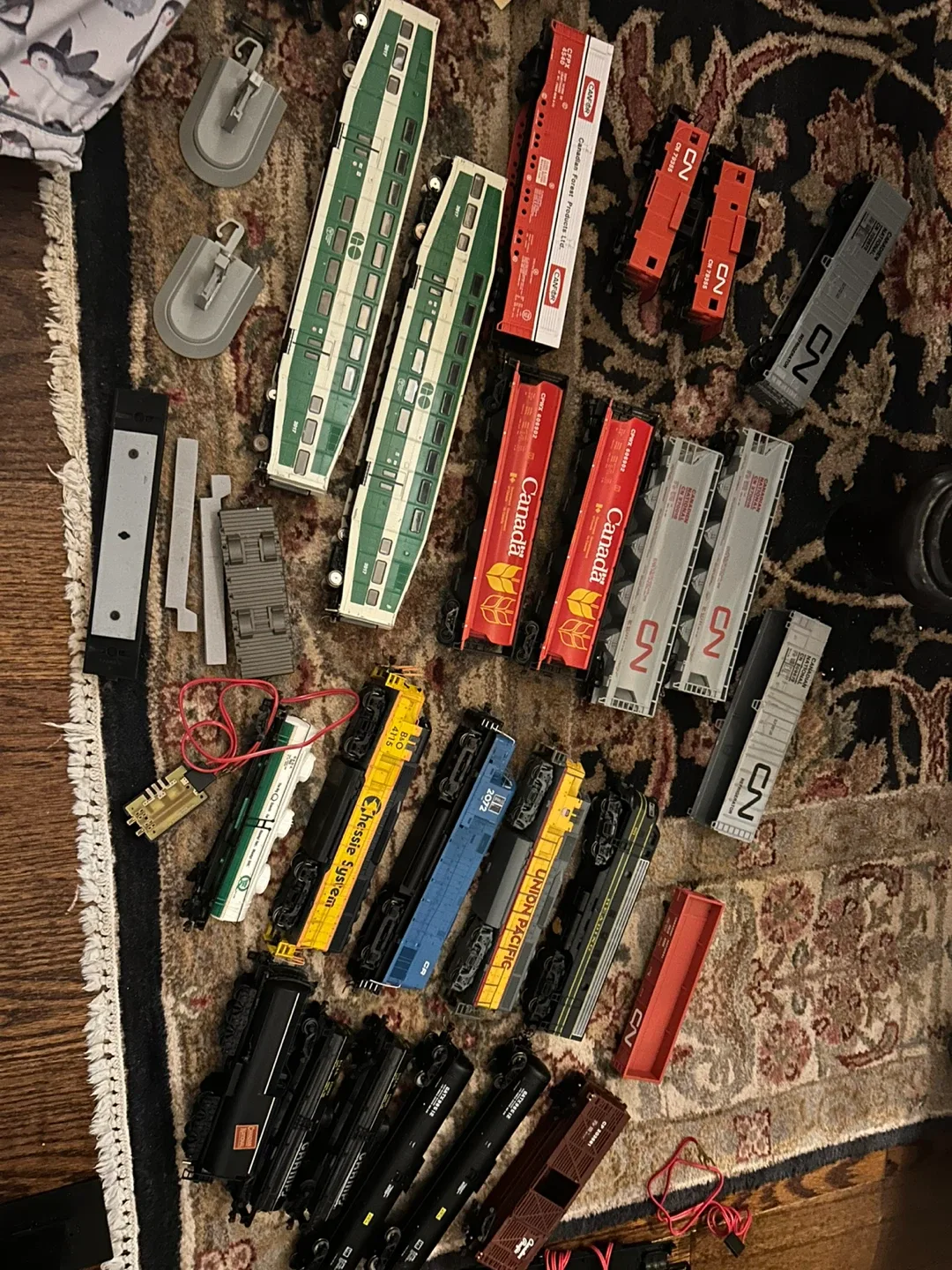 Model Train Set - Various Locomotives & Cars
