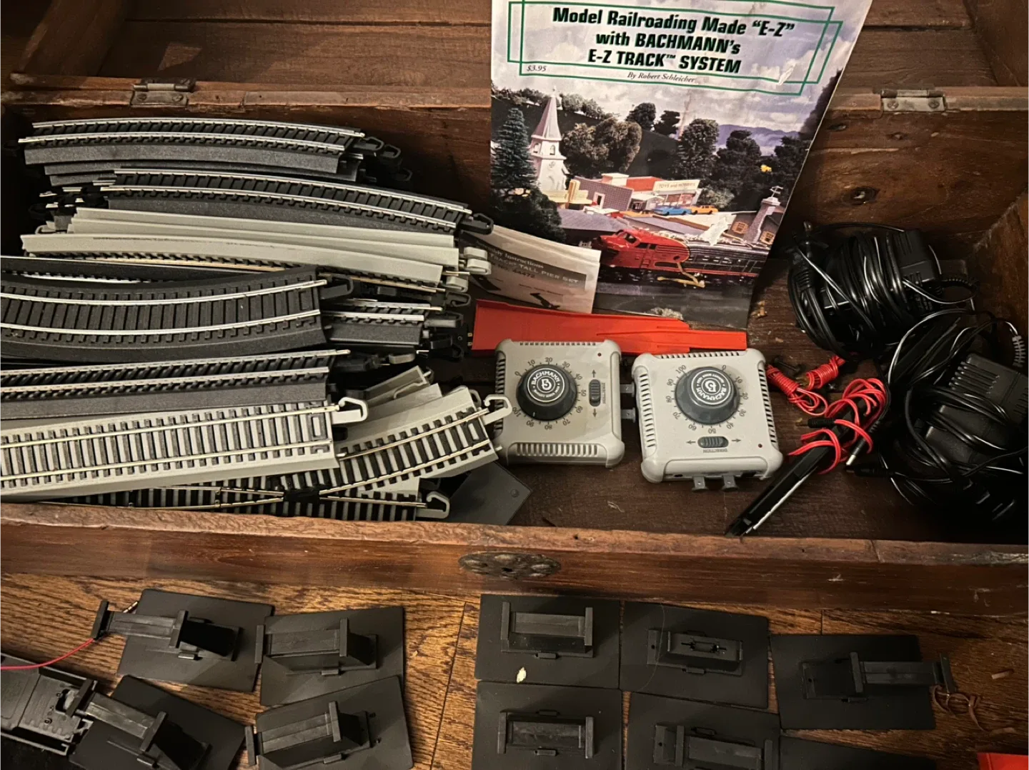 Model Train Set - Various Locomotives & Cars image indicator(2)