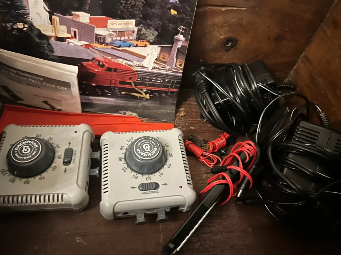 Model Train Set - Various Locomotives & Cars image indicator(7)