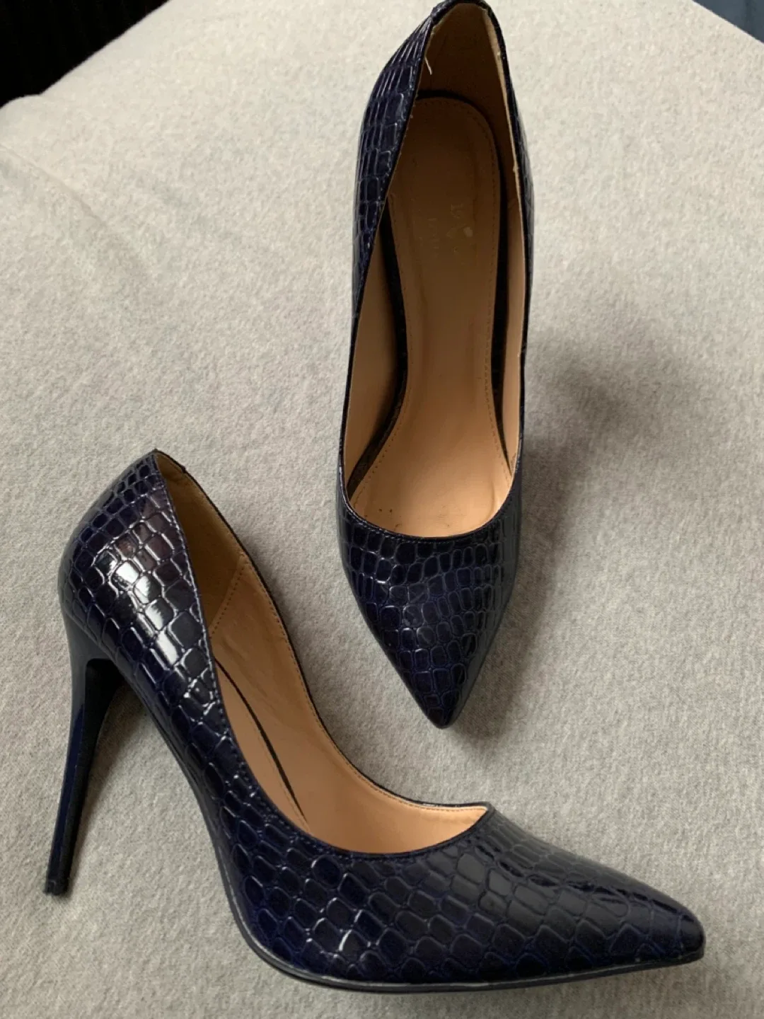 Navy Stiletto Heels - Italia Giulia Size 8.5M #Cleanout