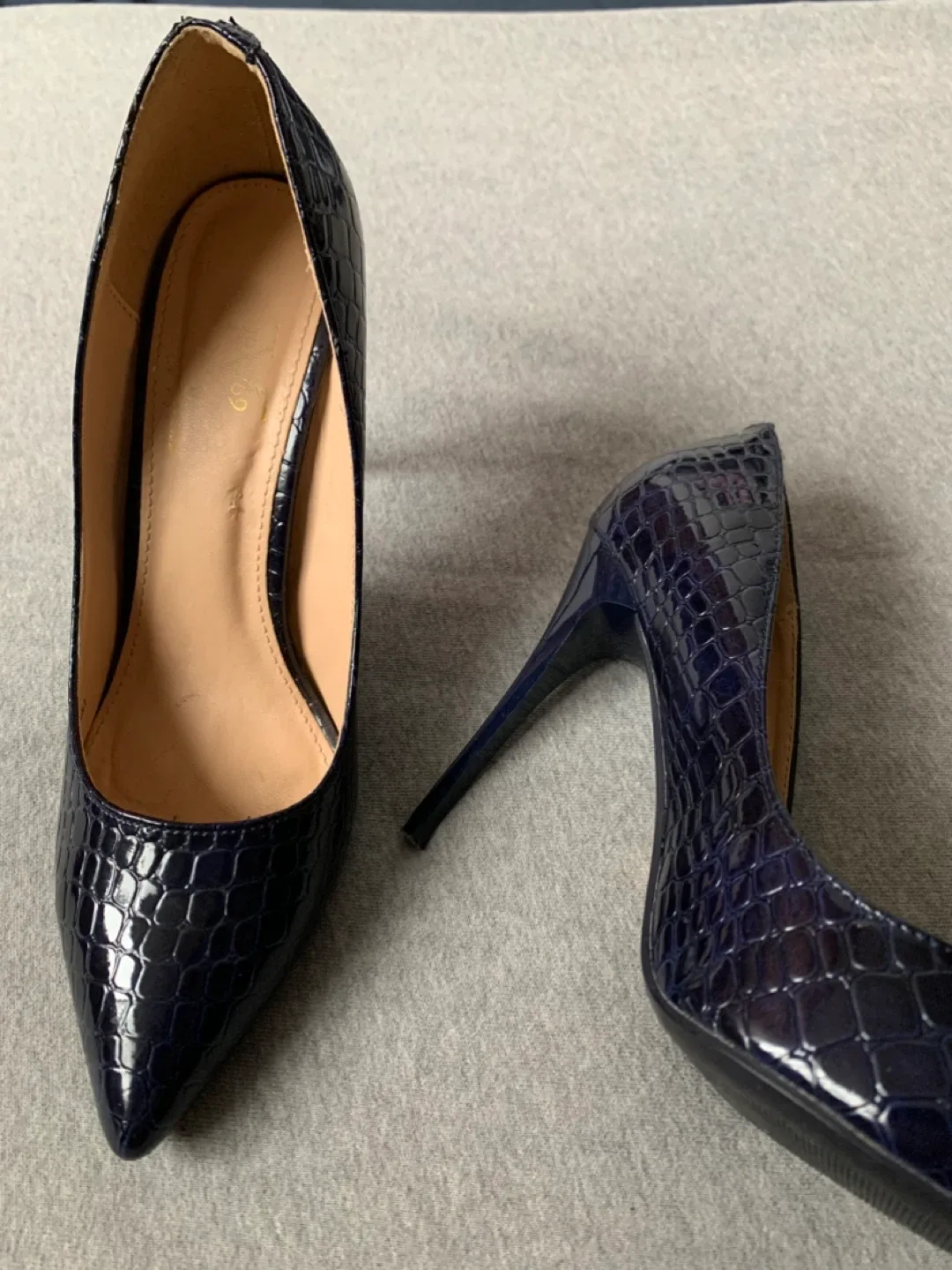 Navy Stiletto Heels - Italia Giulia Size 8.5M #Cleanout image indicator(6)