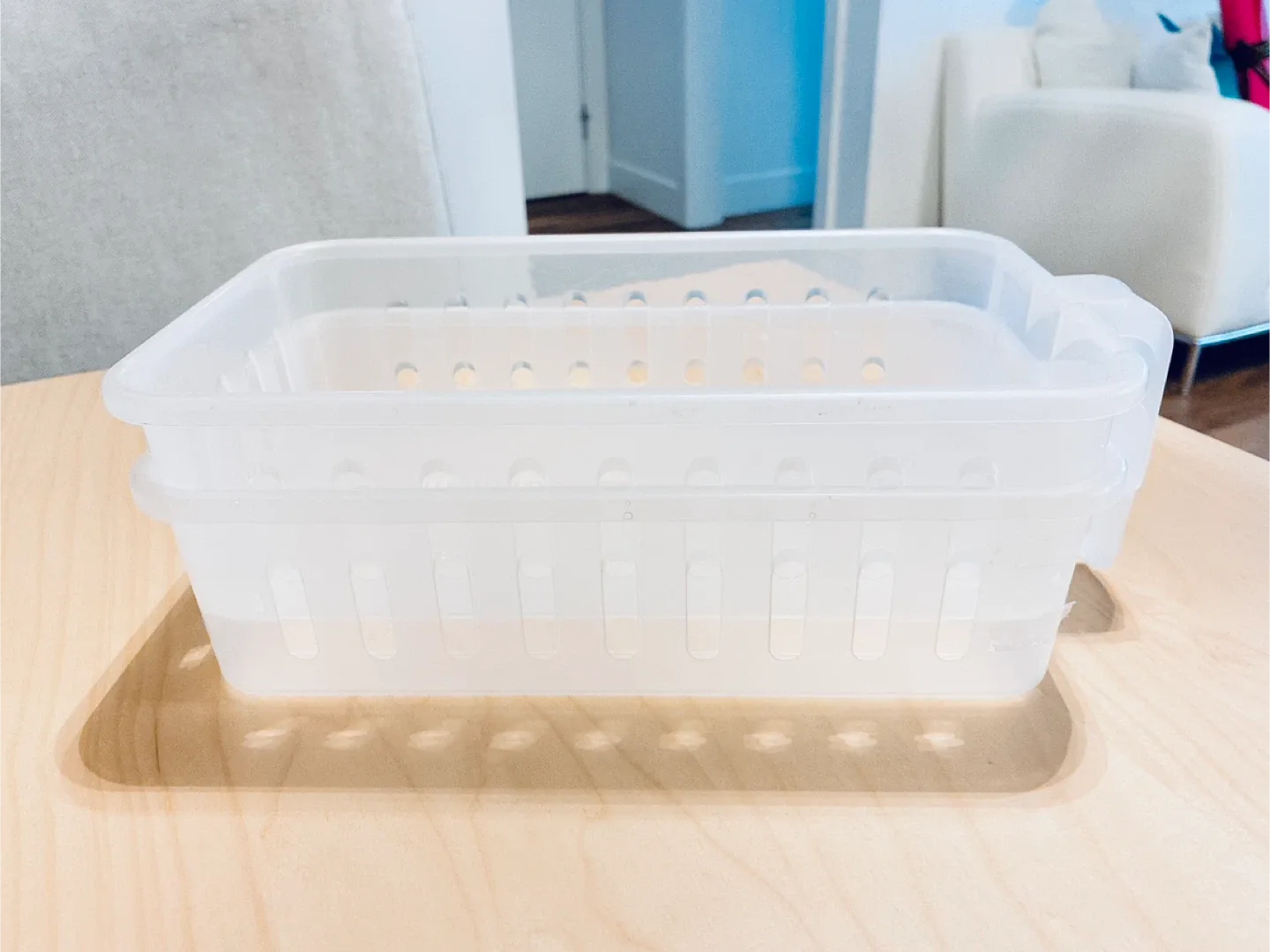 2x Clear Plastic Storage Bins with handles , 29x17x8cm image indicator(2)
