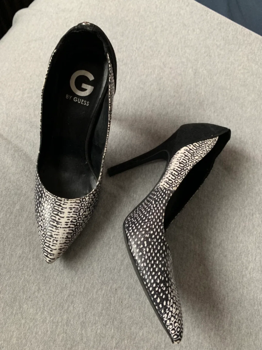 G by Guess Black & White Heels - Size 8.5M #Cleanout