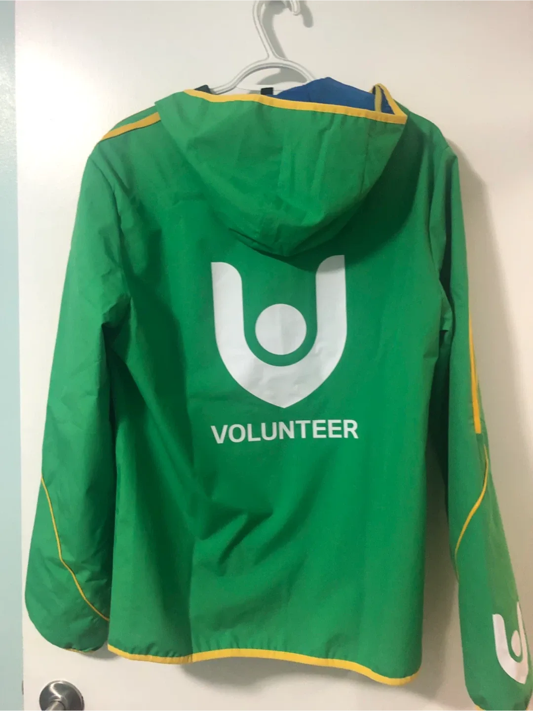NEW Adidas EURO 2024 Green Jacket with hoodie image indicator(3)