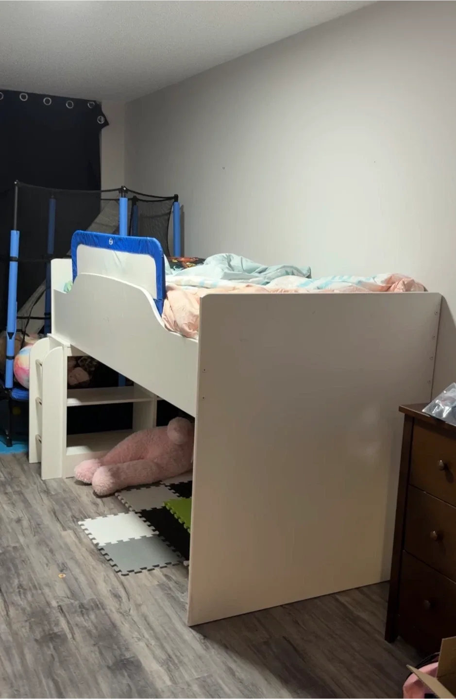 Twin loft bed