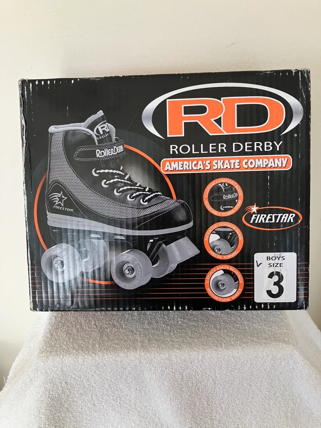 Roller Derby Firestar Boy's Size 3 Roller Skates