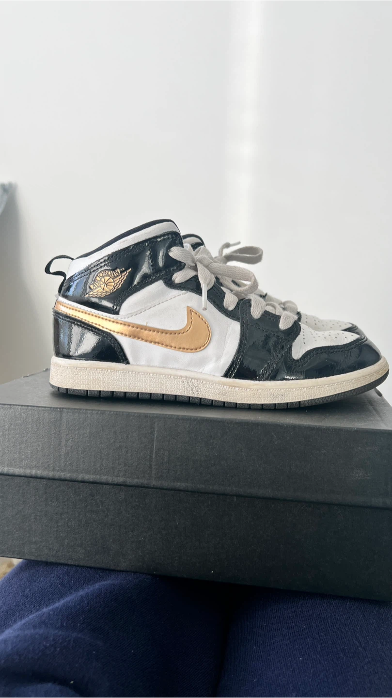 Jordan 1 Mid SE (PS) Size 2Y