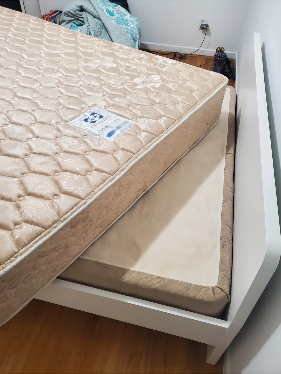 Queen Sealy FirmFlex 1000 Mattress #cleanout - photo 2